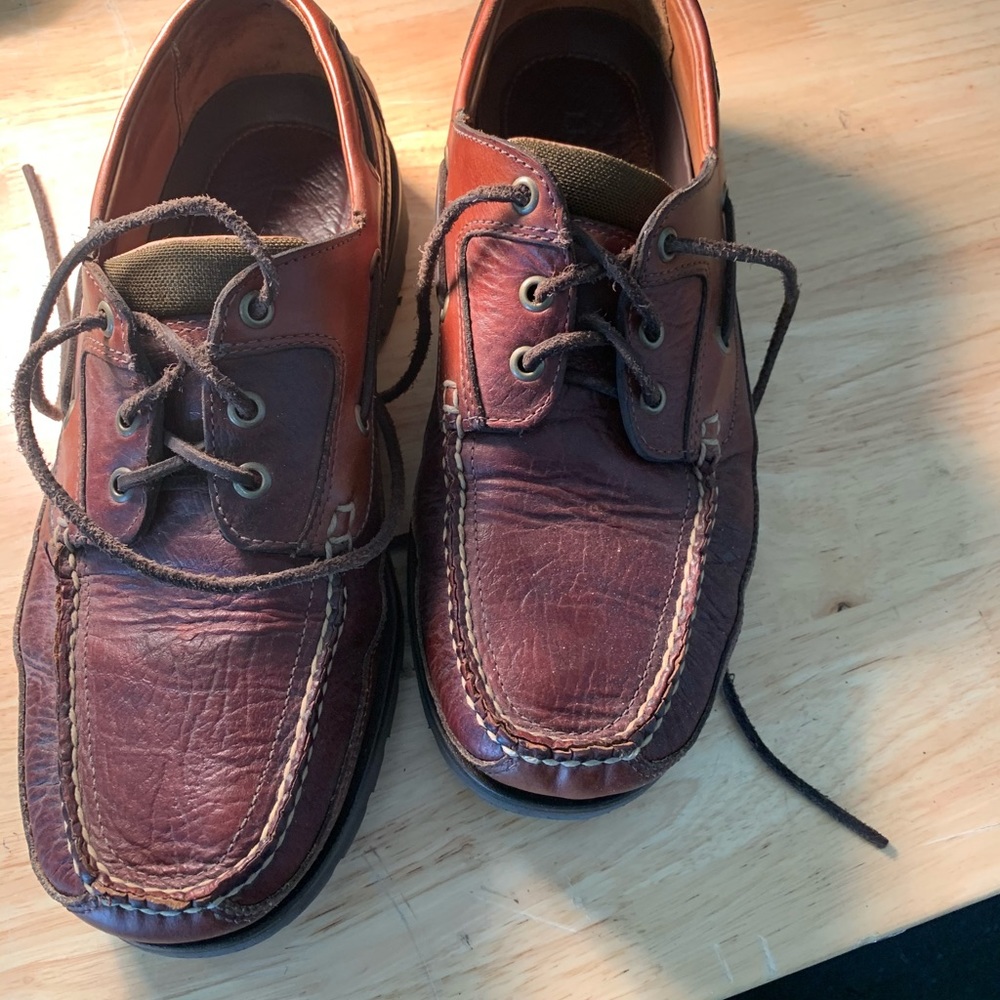 MENS L. L. BEAN SHOES. 111D